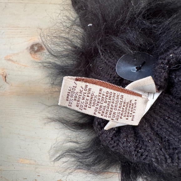 UGG FINGERLESS KNIT GLOVES WITH FUR - Picture 8 of 9